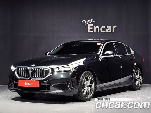 BMW 5-Series 2023