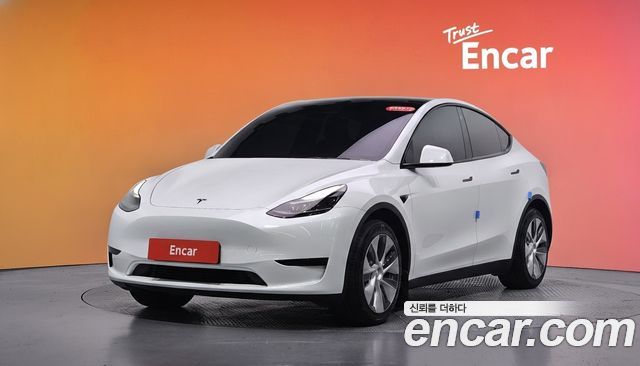 Tesla Model Y 2024