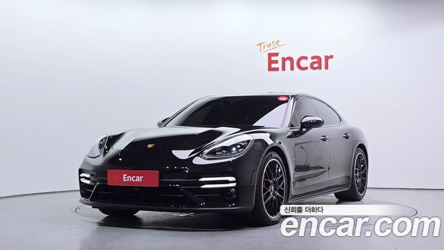 Porsche Panamera 2023