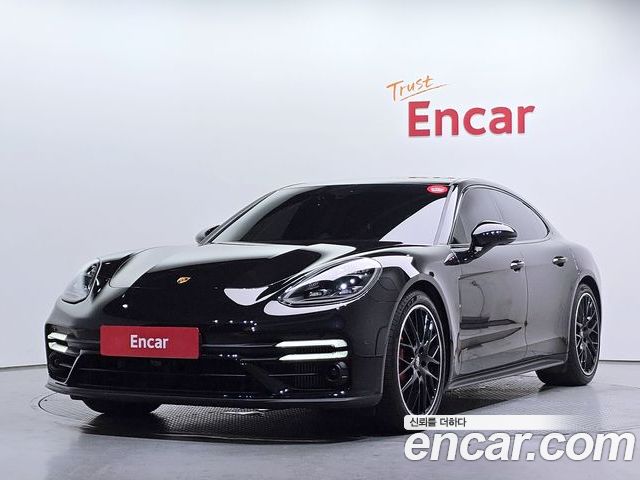 Porsche Panamera 2023