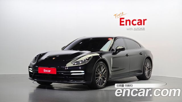 Porsche Panamera 2021