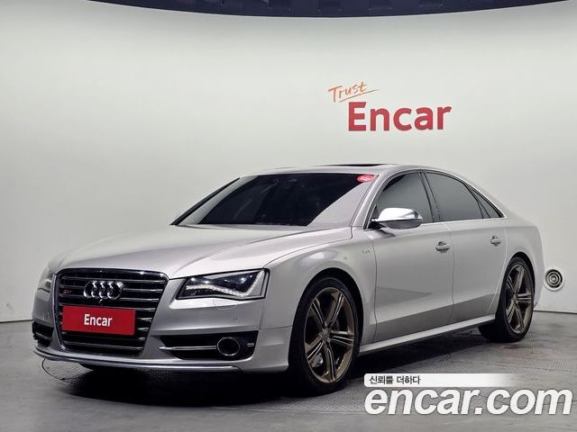 Audi S8 2013
