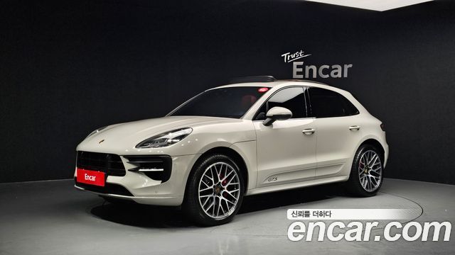 Porsche Macan 2021