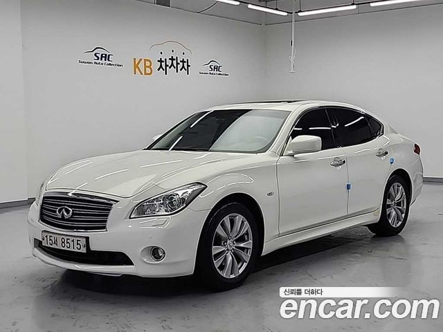 Infiniti M 2011