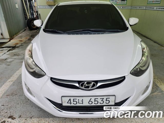 Hyundai AVANTE 2012