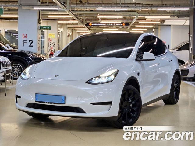 Tesla Model Y 2023
