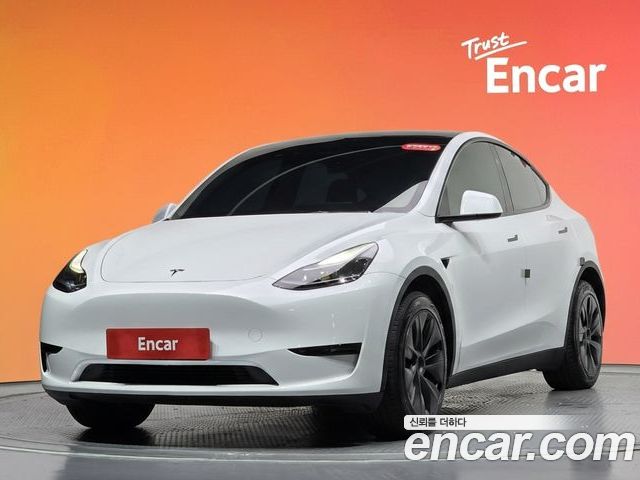 Tesla Model Y 2024