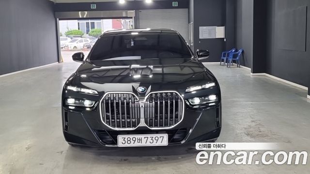 BMW 7-Series 2024