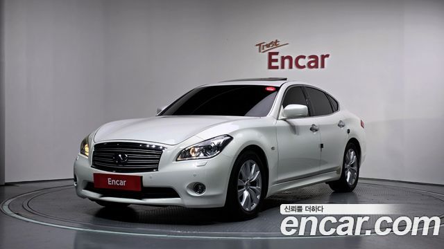 Infiniti M 2011