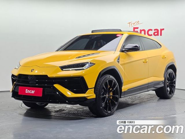 Lamborghini Urus 2024