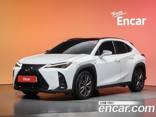 Lexus UX 2023