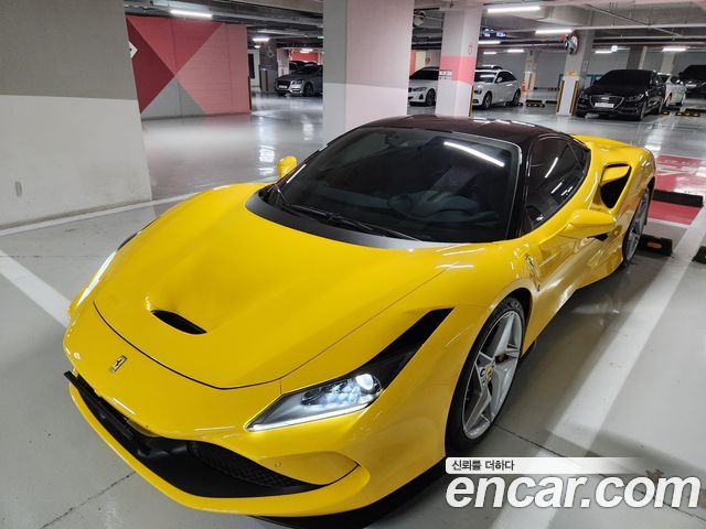 Ferrari F8 2021