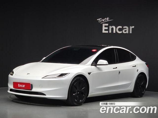 Tesla Model 3 2024