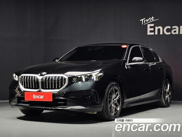 BMW 5-Series 2025