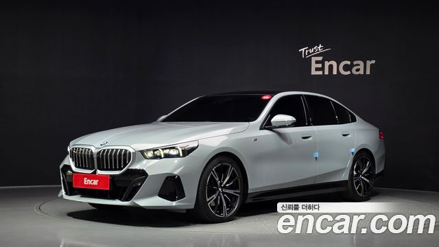 BMW 5-Series 2024