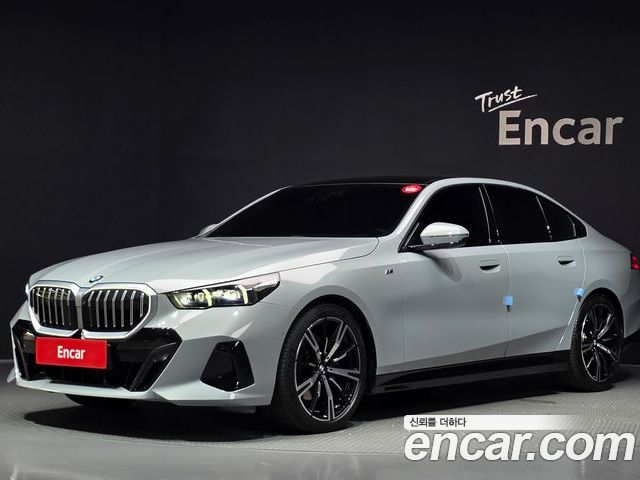 BMW 5-Series 2024