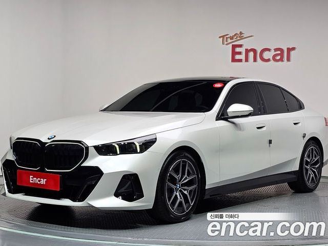 BMW 5-Series 2025