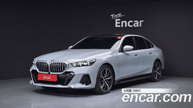 BMW 5-Series 2024