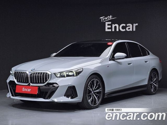 BMW 5-Series 2024