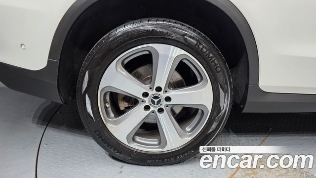 Mercedes-Benz GLC-Class 2019