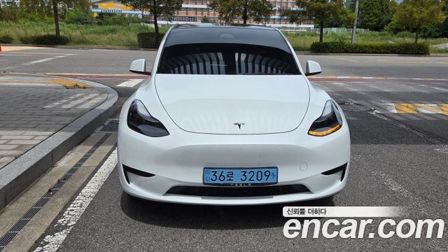 Tesla Model Y 2023