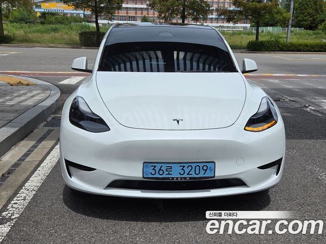 Tesla Model Y 2023