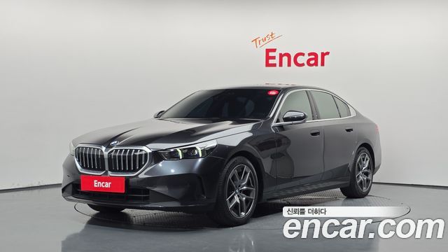 BMW 5-Series 2024