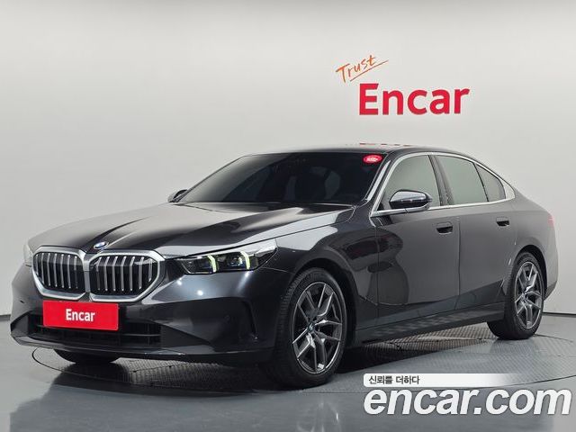 BMW 5-Series 2024