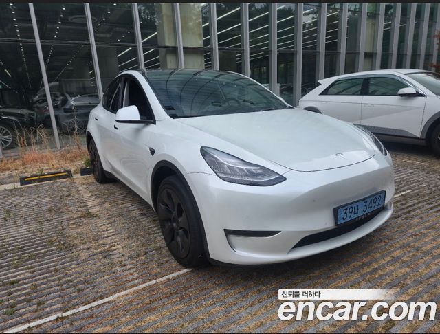 Tesla Model Y 2021