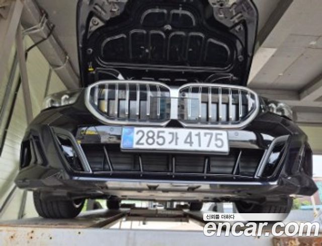 BMW 5-Series 2025