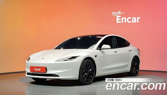 Tesla Model 3 2024