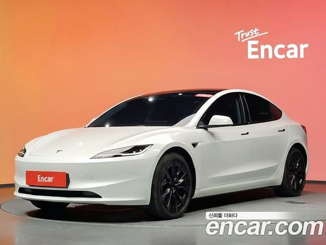 Tesla Model 3 2024