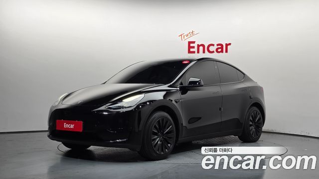Tesla Model Y 2024