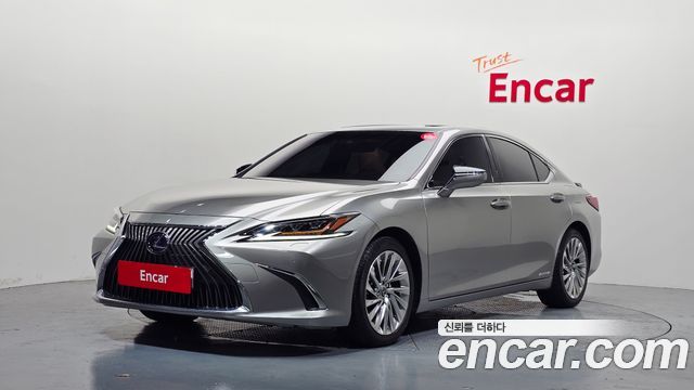 Lexus ES 2020