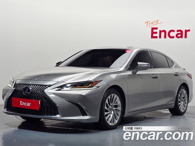 Lexus ES 2020