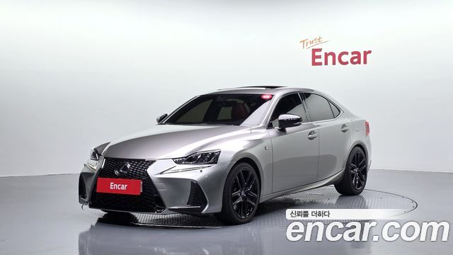 Lexus IS 2018