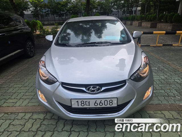 Hyundai AVANTE 2012