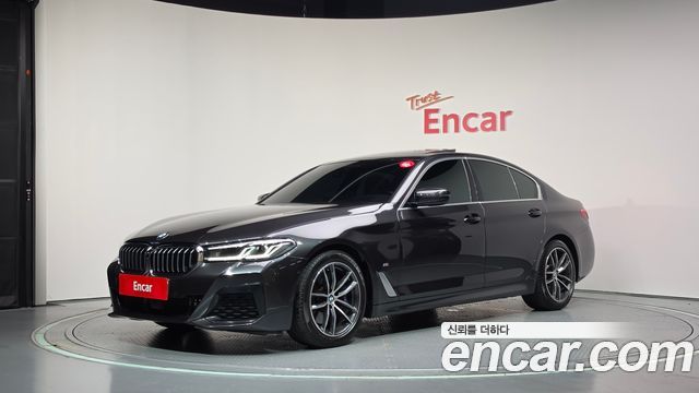 BMW 5-Series 2023