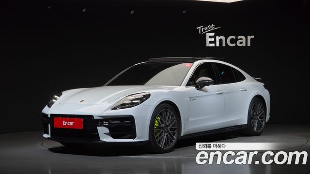 Porsche Panamera 2025