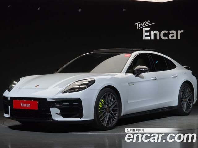 Porsche Panamera 2025