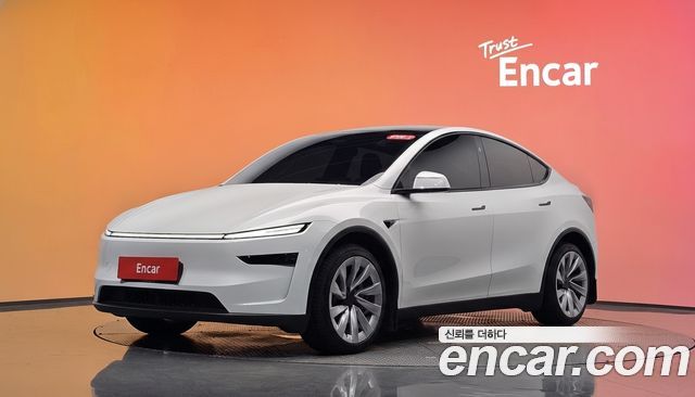 Tesla Model Y 2025