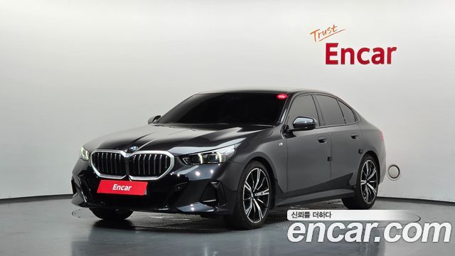 BMW 5-Series 2023