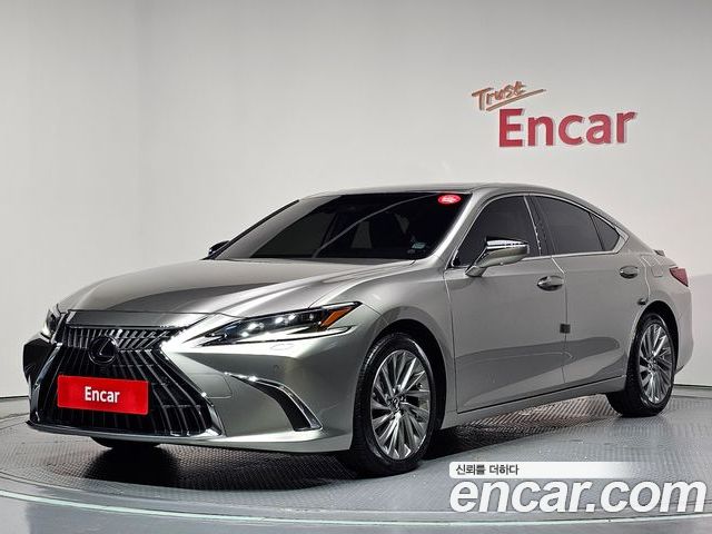 Lexus ES 2024