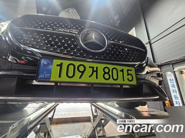 Mercedes-Benz E-Class 2024