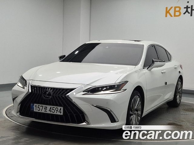 Lexus ES 2024