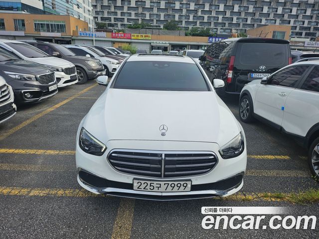 Mercedes-Benz E-Class 2022