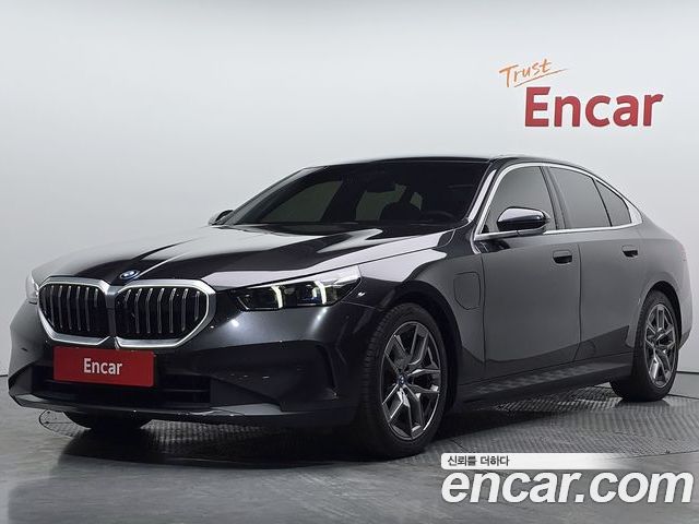 BMW 5-Series 2024