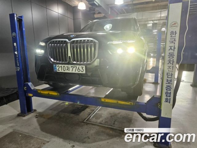 BMW X7 2025