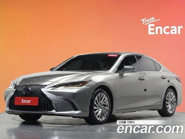 Lexus ES 2019