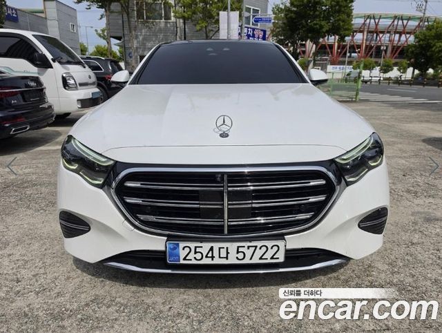 Mercedes-Benz E-Class 2024
